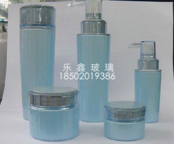 深耕行業(yè)，專業(yè)定制 化妝品瓶制造與代理服務的全方位解讀